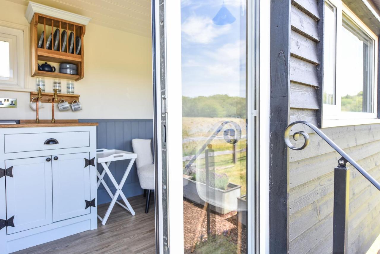 Crabden Shepherd Hut - Blendworth Villa Waterlooville Esterno foto