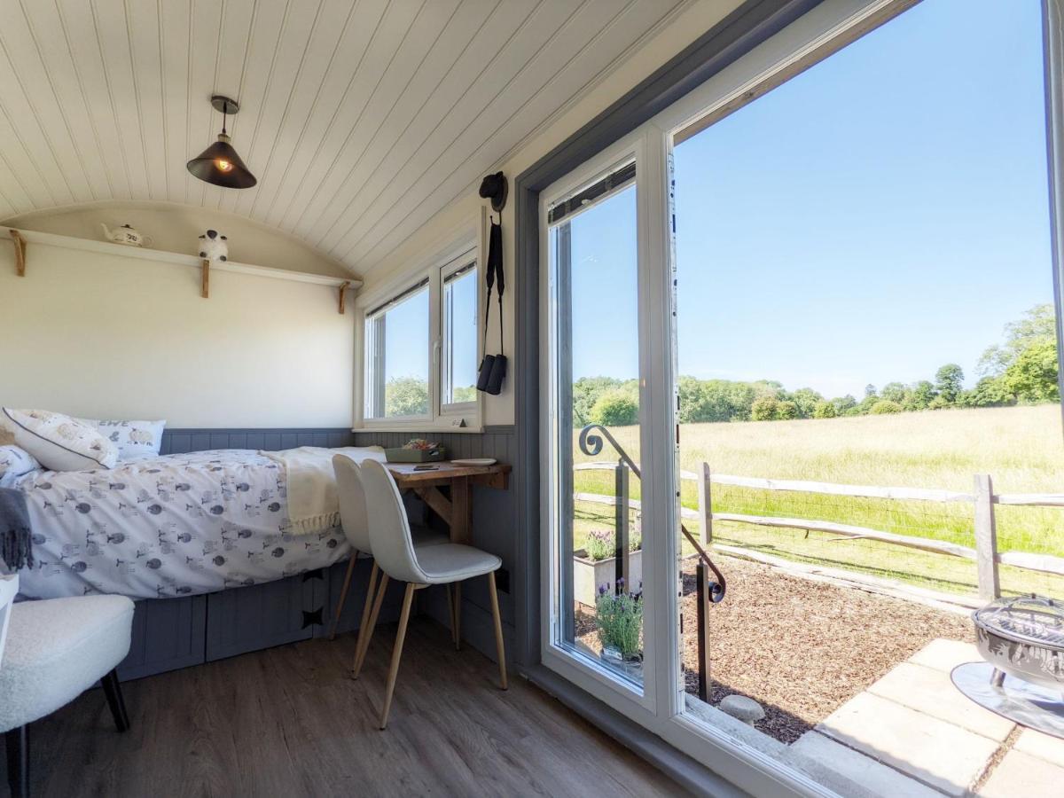 Crabden Shepherd Hut - Blendworth Villa Waterlooville Esterno foto